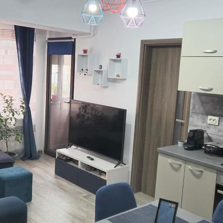 Littlebig Apartment Bucarest Esterno foto